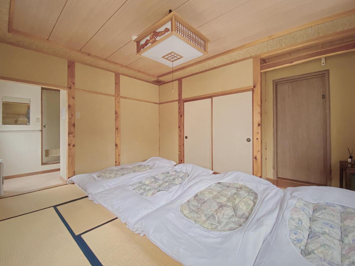 Apricot Pension Hakuba Exteriör bild