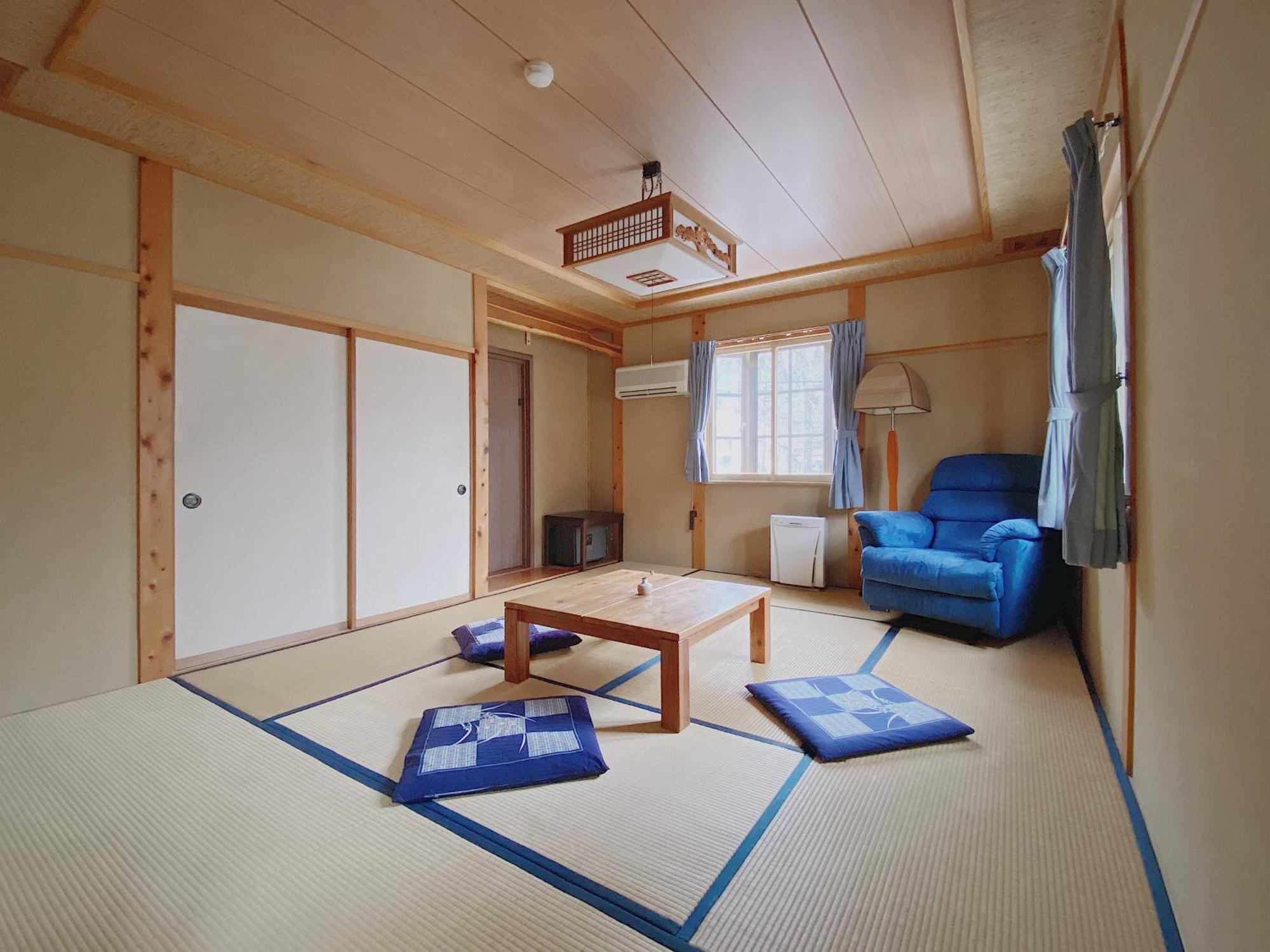 Apricot Pension Hakuba Exteriör bild
