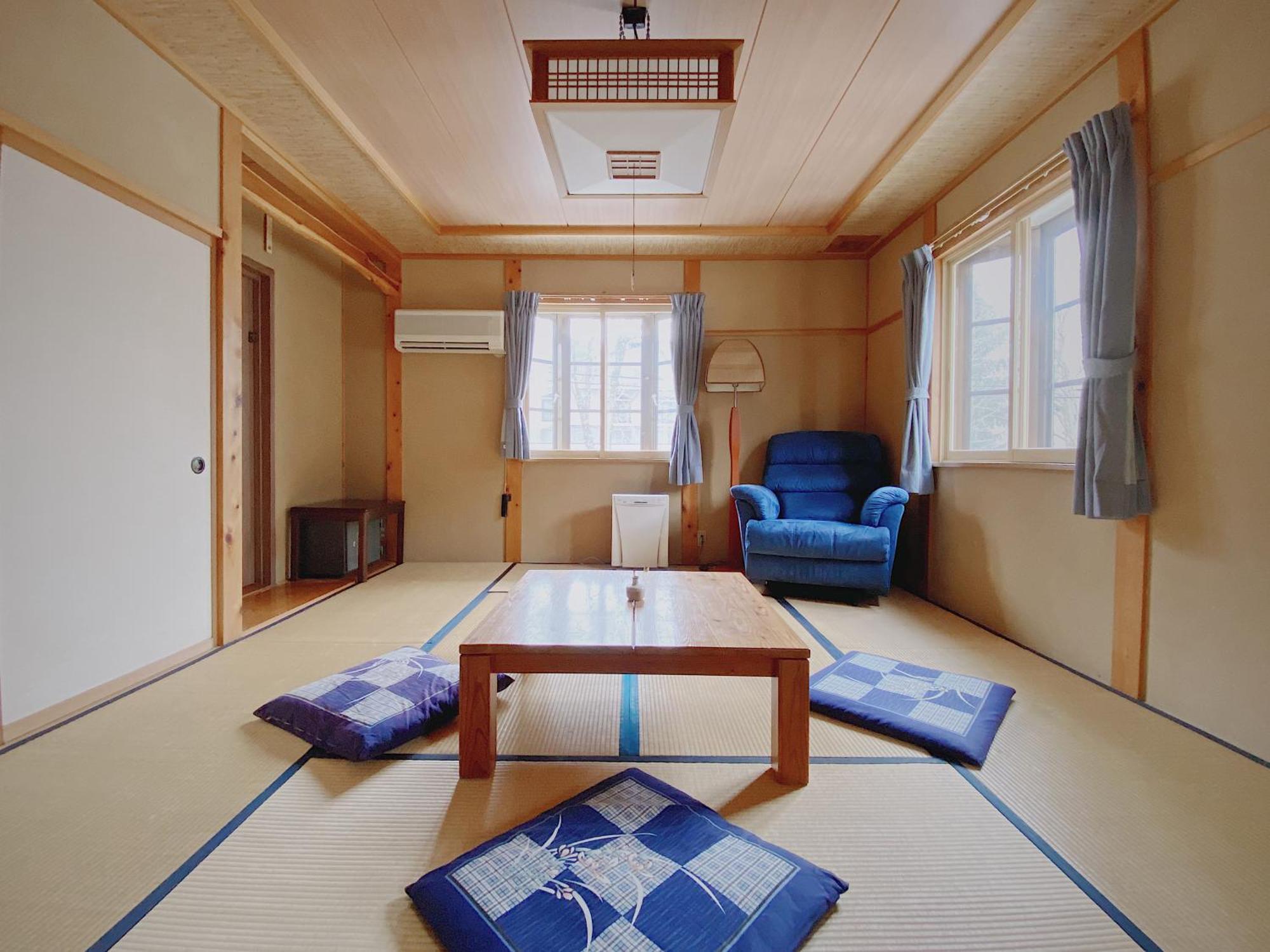 Apricot Pension Hakuba Exteriör bild