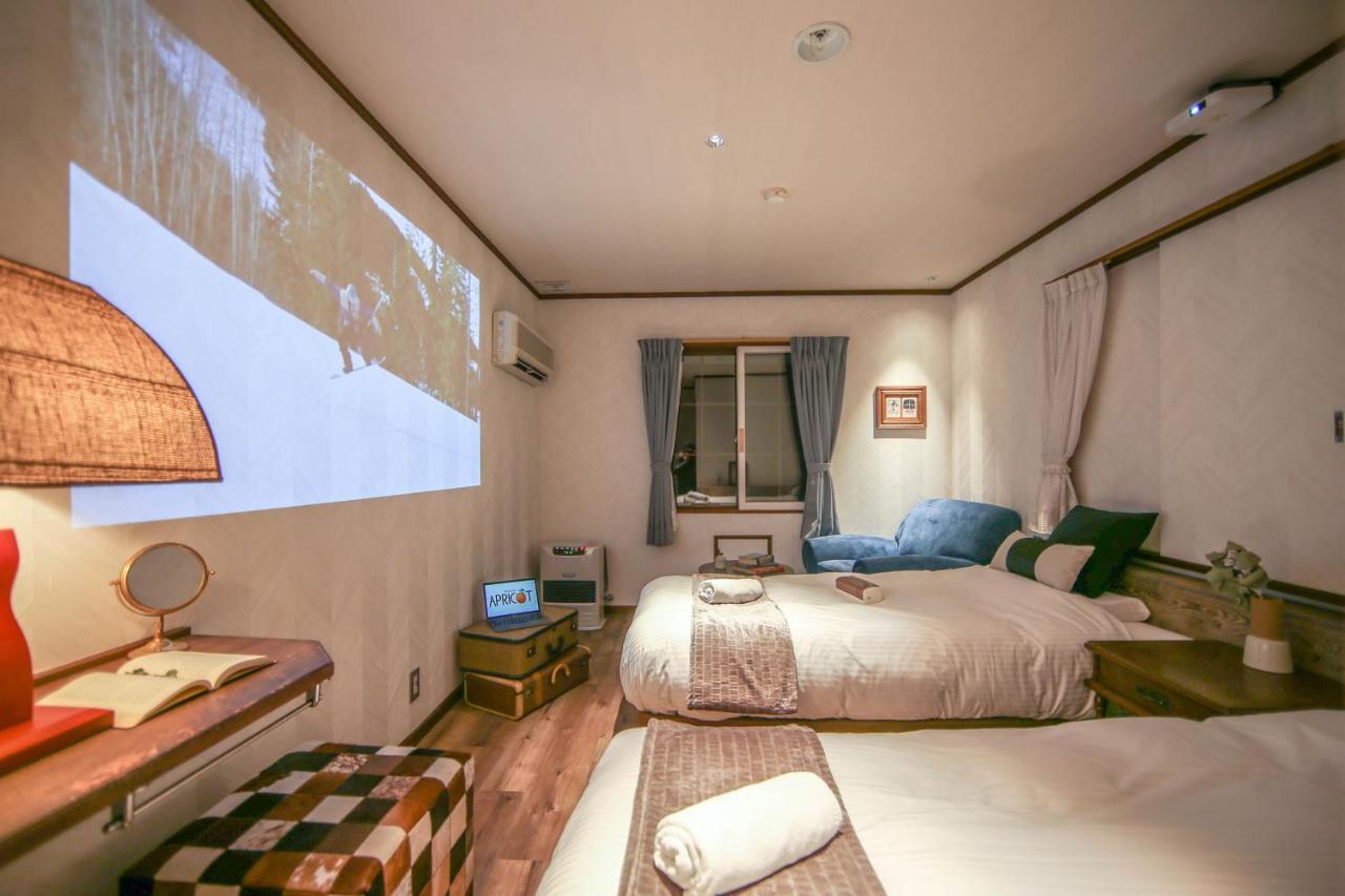 Apricot Pension Hakuba Exteriör bild