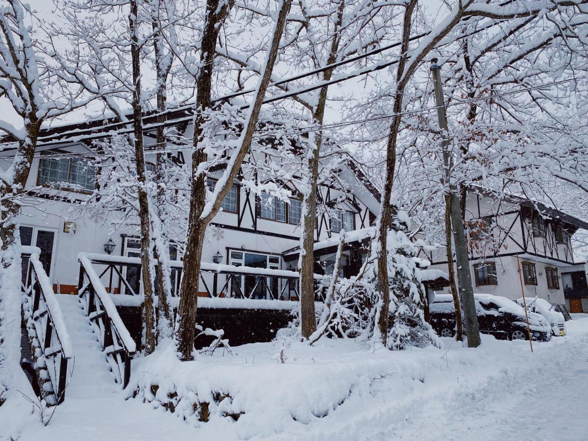 Apricot Pension Hakuba Exteriör bild